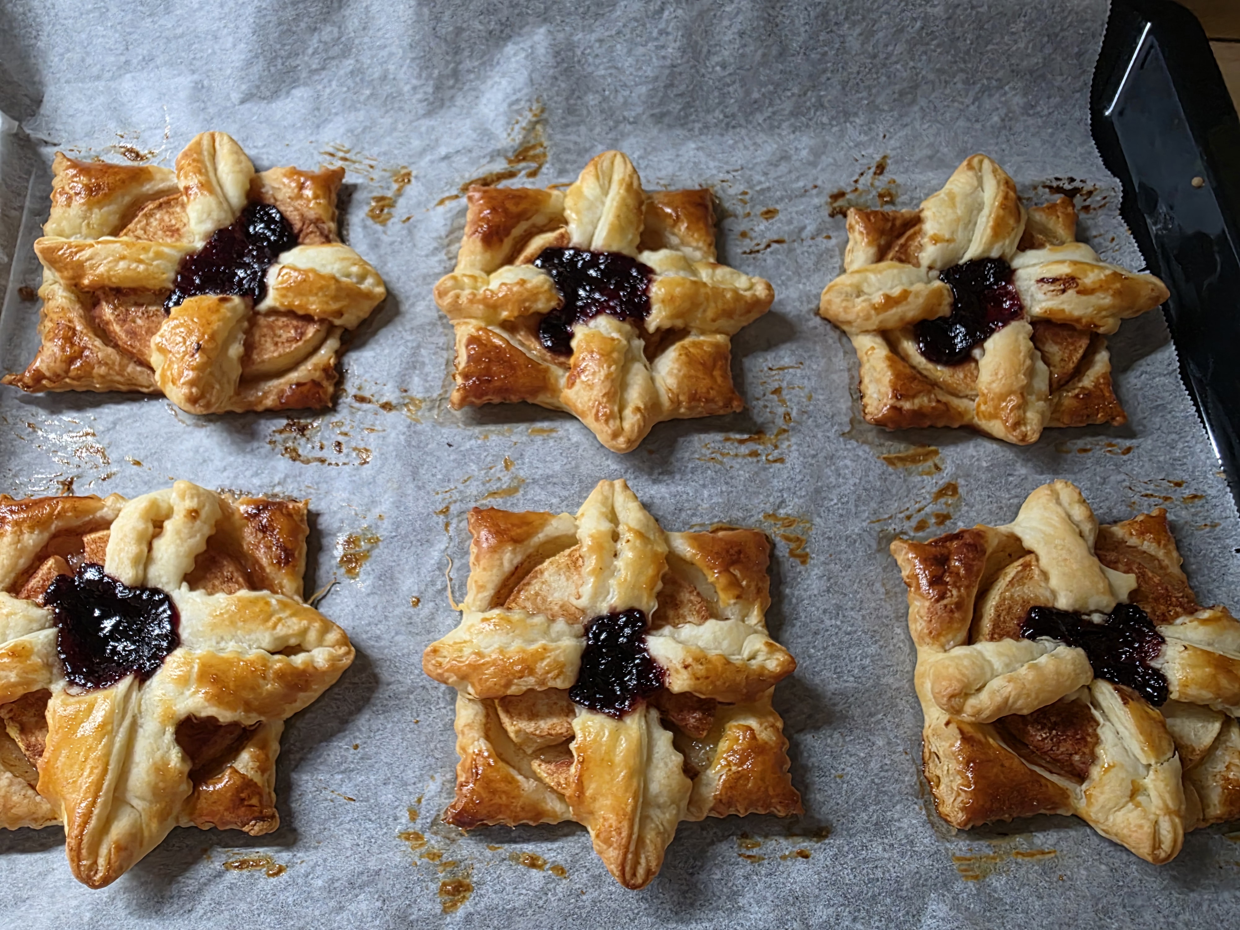 Jablečné hvězdičky z listového těsta