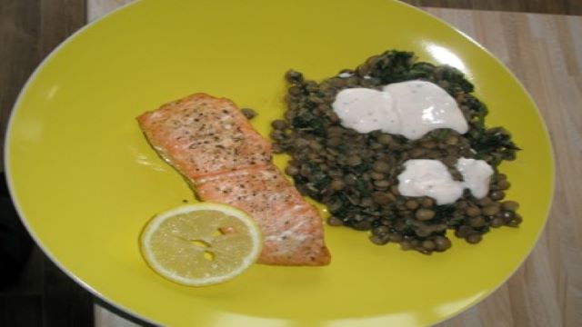 Losos s červenou čočkou